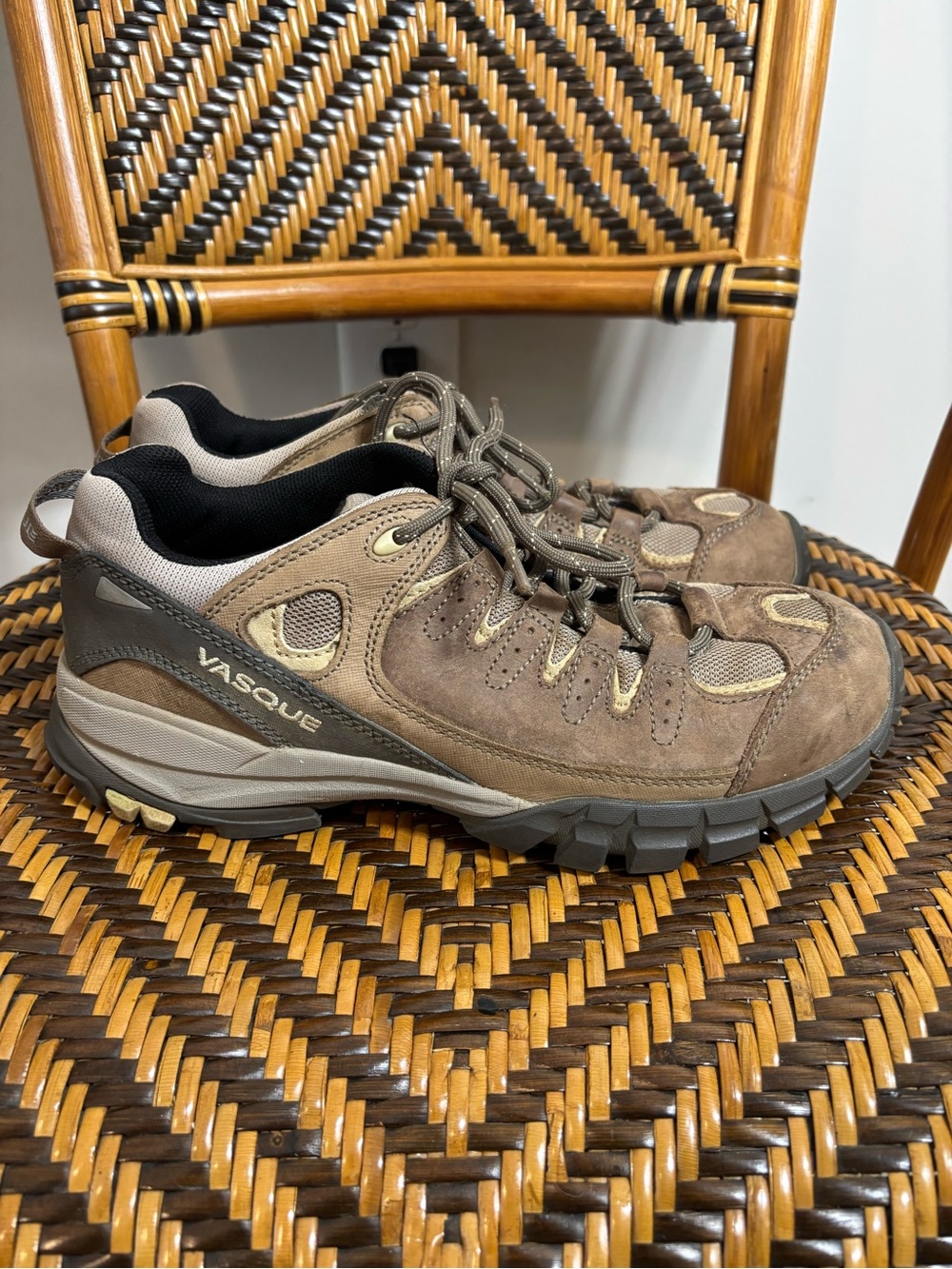 Vasque Mantra 7397 Hiking Shoes Vibram Women’s 11